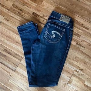 Silver Jeans Co.• suki• super stretch• dark wash